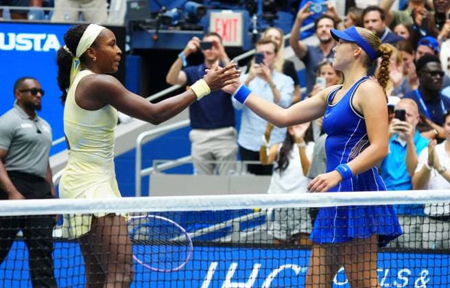 Coco Gauff is congratulated by Mirra Andreeva 2026 US Open, Day Eleven, USTA Billie Jean King National Tennis Center, New York, USA - 09 Sep 2026New York USTA Billie Jean King National T New York (NY) United States of America EDITORIAL USE ONLY No use with unauthorised audio, video, data, fixture lists, club league logos or live services. Online in-match use limited to 120 images, no video emulation. No use in betting, games or single club league player publications. Copyright: xJavierxGarcia Shutterstockx 17140158ab