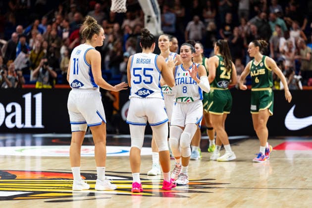 Francesca Pan, Italy, 11, Vittoria Blasigh, Italy, 55, Costanza Verona, Italy, 08, cheering, GER, Italy vs. Australia, basketball, 2026 FIBA Women’s World Cup, quarterfinal qualifier, September 9, 2026, GER, Italy vs. Australia, basketball, 2026 FIBA Women’s World Cup, qualification for the quarterfinals, September 9, 2026, Berlin Copyright: xEibner-Pressefoto MaxxVincenx EP_MVN