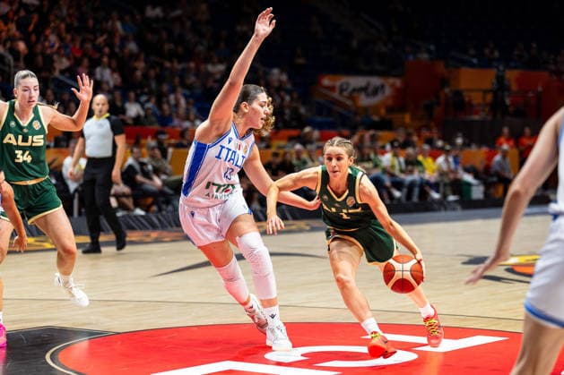 Miela Sowah (Australia), No. 1, dribbling against Lorela Cubaj (Italy), No. 13, GER, Italy vs. Australia, Basketball, 2026 FIBA Women’s World Cup, Quarterfinal Qualifier, September 9, 2026, GER, Italy vs. Australia, Basketball, 2026 FIBA Women’s World Cup, Qualifying for the Quarterfinals, September 9, 2026, Berlin Copyright: xEibner-Pressefoto MaxxVincenx EP_MVN