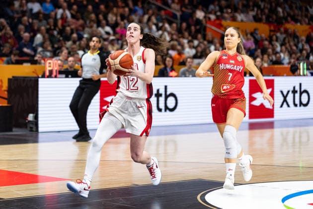 Caitlin Clark (USA), No. 12, dribbling; Veronika Kanyasi (Hungary), No. 07; GER, USA vs. Hungary, Basketball, 2026 FIBA Women’s World Cup, Quarterfinals, September 10, 2026, GER, USA vs. Hungary, Basketball, 2026 FIBA Women s World Cup, Quarterfinals, September 10, 2026, Berlin Copyright: xEibner-Pressefoto MaxxVincenx EP_MVN