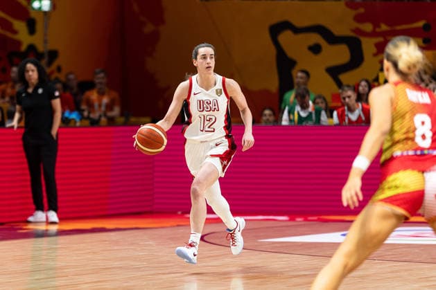 Caitlin Clark (USA), No. 12, dribbling; Eszter Ratkai (Hungary), No. 08; GER, USA vs. Hungary, Basketball, FIBA Women s World Cup 2026, Quarterfinals, September 10, 2026, GER, USA vs. Hungary, Basketball, 2026 FIBA Women s World Cup, Quarterfinals, September 10, 2026, Berlin Copyright: xEibner-Pressefoto MaxxVincenx EP_MVN