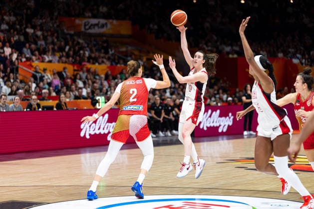Caitlin Clark (USA), 12, pass to Angel Reese (USA), 15, Virag Takacs Kiss (Hungary), 02, GER, USA vs. Hungary, Basketball, 2026 FIBA Women’s World Cup, Quarterfinals, September 10, 2026 GER, USA vs. Hungary, Basketball, 2026 FIBA Women’s World Cup, Quarterfinals, September 10, 2026 Berlin Copyright: xEibner-Pressefoto MaxxVincenx EP_MVN