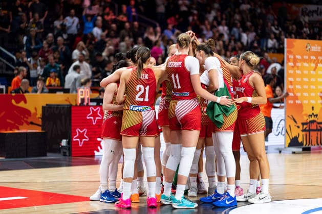 Hungarian Team Disappoints: Disappointment After Loss, Reka Lelik (Hungary), 21, Kinga Josepovits (Hungary), 11, GER, USA vs. Hungary, Basketball, FIBA Women s World Cup 2026, Quarterfinals, September 10, 2026 GER, USA vs. Hungary, Basketball, 2026 FIBA Women’s World Cup, Quarterfinals, September 10, 2026 Berlin Copyright: xEibner-Pressefoto MaxxVincenx EP_MVN