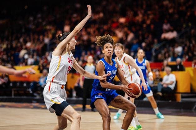 FIBA Women’s Basketball World Cup 2026: China vs. France, September 10, 2026—Marieme Badiane (France, 22) and Han Xu (China, 15)—Basketball, FIBA Women’s Basketball World Cup 2026, Final Phase, Quarterfinals: China vs. France on September 10, 2026, at the Uber Arena, Berlin Copyright: xBEAUTIFULxSPORTS Tonhäuserx