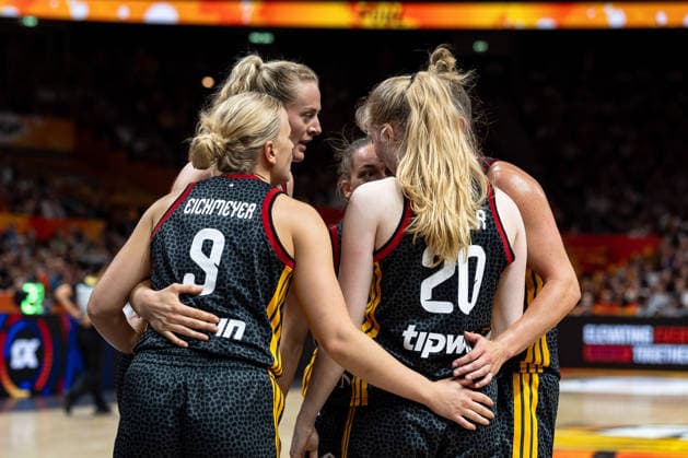 German team during a huddle: Emma Eichmeyer (Germany, 09), Marie Guelich (Germany, 21), Britta Daub (Germany, 19), Frieda Buehner (Germany, 20), GER, Belgium vs. Germany, basketball, 2026 FIBA Women’s World Cup, Quarterfinals, September 10, 2026 GER, Belgium vs. Germany, basketball, FIBA Women’s World Cup 2026, Quarterfinals, September 10, 2026 Berlin Copyright: xEibner-Pressefoto MaxxVincenx EP_MVN