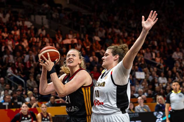 Marie Guelich (Germany), 21, on the ball; Kyara Linskens (Belgium), 13; GER, Belgium vs. Germany, basketball, 2026 FIBA Women’s World Cup, Quarterfinals, September 10, 2026, GER, Belgium vs. Germany, Basketball, FIBA Women’s World Cup 2026, Quarterfinals, September 10, 2026, Berlin Copyright: xEibner-Pressefoto MaxxVincenx EP_MVN