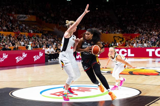 Nyara Sabally (Germany), No. 8, dribbling; Emma Meesseman (Belgium), No. 11; GER, Belgium vs. Germany, Basketball, 2026 FIBA Women’s World Cup, Quarterfinals, September 10, 2026, GER, Belgium vs. Germany, Basketball, 2026 FIBA Women’s World Cup, Quarterfinals, September 10, 2026, Berlin Copyright: xEibner-Pressefoto MaxxVincenx EP_MVN