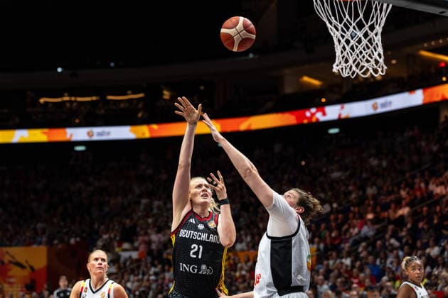 Marie Guelich (Germany), 21, shooting; Kyara Linskens (Belgium), 13; GER, Belgium vs. Germany, Basketball, 2026 FIBA Women s World Cup, Quarterfinals, September 10, 2026, GER, Belgium vs. Germany, Basketball, 2026 FIBA Women’s World Cup, Quarterfinals, September 10, 2026, Berlin Copyright: xEibner-Pressefoto MaxxVincenx EP_MVN