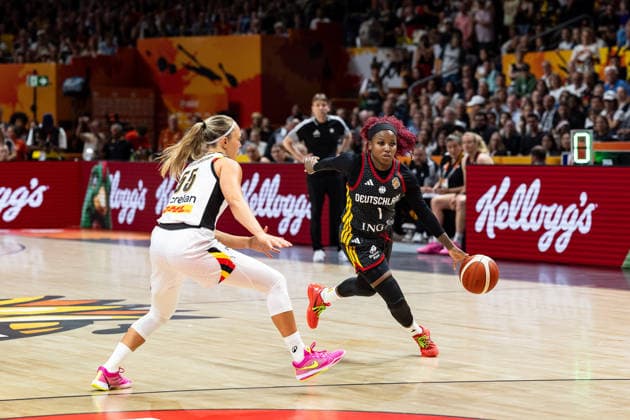 Alexis Peterson, Germany, No. 1, dribbling; Julie Allemand, Belgium, No. 55; GER, Belgium vs. Germany, Basketball, 2026 FIBA Women’s World Cup, Quarterfinals, September 10, 2026, GER, Belgium vs. Germany, Basketball, FIBA Women’s World Cup 2026, Quarterfinals, September 10, 2026, Berlin Copyright: xEibner-Pressefoto MaxxVincenx EP_MVN