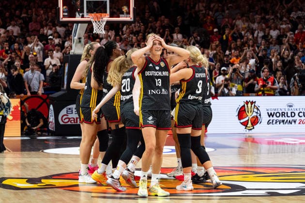 German team celebrates after victory at the end of the game, Leonie Fiebich, Germany, 13, GER, Belgium vs. Germany, basketball, 2026 FIBA Women s World Cup, Quarterfinals, September 10, 2026, GER, Belgium vs. Germany, Basketball, 2026 FIBA Women’s World Cup, Quarterfinals, September 10, 2026, Berlin Copyright: xEibner-Pressefoto MaxxVincenx EP_MVN