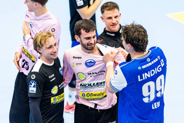 September 10, 2026, GER, Handball, Men, Season 26–27, Opel 1st Division, Matchday 4, ThSV Eisenach vs. BBM Bietigheim: Felix Montebovi (ThSV Eisenach, 91), Matija Spikic (ThSV Eisenach, 1), Tillman Leu (ThSV Eisenach, 99) – 99,817 spectators at the Am Sportp Hall in Eisenach, Thuringia, Germany