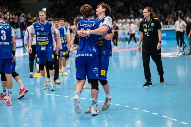 Tillman Leu (ThSV Eisenach, 99) and Stephan Seitz (ThSV Eisenach, 44) celebrate after the final whistle in Germany; ThSV Eisenach vs. SG BBM Bietigheim, 1 Opel Handball Bundesliga, Handball, Matchday 4, 2026–2027 season, 7:00 p.m., September 10, 2026 GER, ThSV Eisenach vs. SG BBM Bietigheim, 1st Opel Handball Bundesliga, Handball, Matchday 4, 2026–2027 season, 7:00 p.m., September 10, 2026, Eisenach Copyright: xMartinxHerbstx