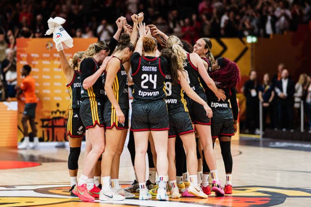 FIBA Women’s Basketball World Cup 2026: Belgium vs. Germany, September 10, 2026—Germany gathered in a circle after the game, all fists raised, players’ circle, CELEBRATION, cheering, Germany advances to the semifinals, after the final buzzer, celebration, celebrating basketball, 2026 FIBA Women’s Basketball World Cup, Final Phase, Quarterfinal: Belgium vs. Germany on September 10, 2026, at the Uber Arena, Berlin Copyright: xBEAUTIFULxSPORTS Tonhäuserx