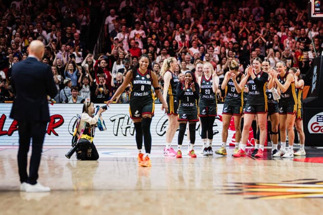 FIBA Women’s Basketball World Cup 2026: Belgium vs. Germany, September 10, 2026. The team celebrates Nyara Sabally of Germany, No. 8, as MVP; CHEERS, cheering; Germany advances to the semifinals; after the game; celebration; celebrating basketball; FIBA Women’s Basketball World Cup 2026, Final Phase, Quarterfinals: Belgium vs. Germany on September 10, 2026, at the Uber Arena, Berlin Copyright: xBEAUTIFULxSPORTS Tonhäuserx