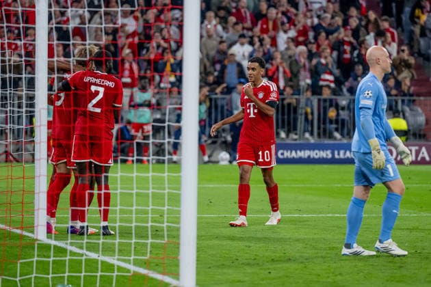 Dayot Upamecano (FC Bayern Munich, 02) and Jamal Musiala (FC Bayern Munich, 10) celebrate Harry Kane’s (FC Bayern Munich, 09) goal that made it 2–0, Julian Faye Lund, goalkeeper, FK Bodo Glimt, 01, is understandably frustrated. GER, FC Bayern Munich vs. FK Bodo Glimt, Soccer, UEFA Champions League, Group Stage, Matchday 1, 2026–2027 season, September 10, 2026 DFL DFB regulations prohibit any use of photographs as image sequences and or quasi-video. Photo: HMB Media, Heike Feiner Copyright: HMBxMedia HeikexFeiner