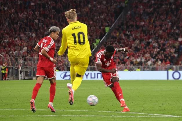 Bayern s No. 19, Alphonso DAVIES, scores to make it 3–0 in the soccer match between Bayern and Bodø Glimt in the Champions League, FC Bayern Munich vs. FK Bodø Glimt, Matchday 1, 2026–2027 season, on September 10, 2026, in Munich, Allianz Arena, Germany. Source: Copyright Credit: Oryk HAIST xFUSSBALL-BAYERN-BODOx