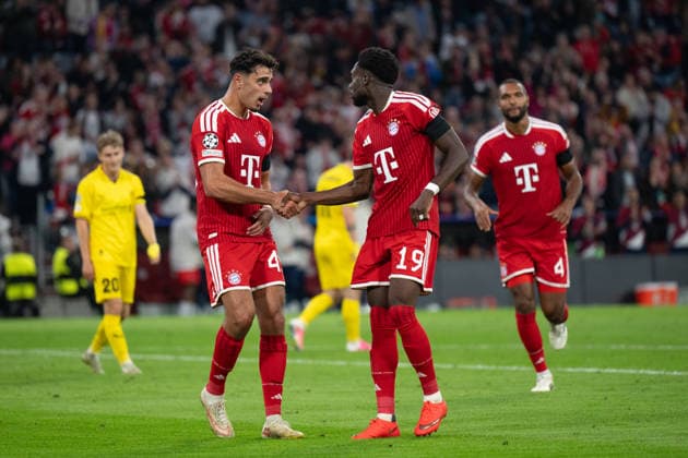 GER, Bavaria, Munich, Soccer, FC Bayern Munich vs. Bodo Glimt, at the Allianz Arena, Munich, Champions League, Group Stage, Matchday 1, September 10, 2026, from left: Aleksandar Pavlovic (FC Bayern Munich), 45, Alphonso Davies (FC Bayern Munich), 19, goal celebration, joy, emotions, cheering, celebration, goal scored, Celebrate, goal celebration, joy, emotions, celebration, cheering, goal scored, celebrate. UEFA regulations prohibit any use of photographs as image sequences and or quasi-video, Copyright: HMB-Media MichaelxNibel