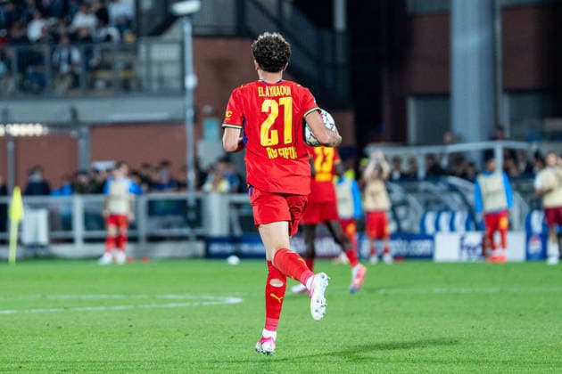 Soccer, Italy, UEFA Champions League, Matchday 1: Como 1907 vs. RB Leipzig, Thursday, September 10, 2026, Stadio Giuseppe Sinigaglia, Como. Neil El Aynaoui, 21, of RB Leipzig retrieves the ball after a goal by Andrija Maksimovic, Andrija Maksimovic 30, RB Leipzig leads 1–3 from RB Leipzig’s perspective Copyright: xValentinxDomgjonix