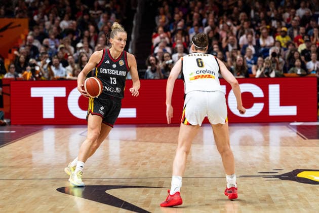 Leonie Fiebich (Germany), No. 13, dribbling; Antonia Delaere (Belgium), No. 06; GER, Belgium vs. Germany, Basketball, 2026 FIBA Women s World Cup, Quarterfinals, September 10, 2026, GER, Belgium vs. Germany, Basketball, 2026 FIBA Women’s World Cup, Quarterfinals, September 10, 2026, Berlin Copyright: xEibner-Pressefoto MaxxVincenx EP_MVN