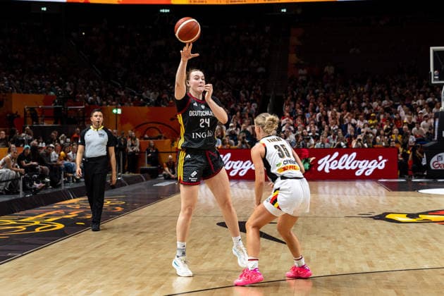 Lina Sontag, Germany, 24 assists; Julie Vanloo, Belgium, 35; GER, Belgium vs. Germany, Basketball, 2026 FIBA Women’s World Cup, Quarterfinals, September 10, 2026, GER, Belgium vs. Germany, Basketball, 2026 FIBA Women s World Cup, Quarterfinals, September 10, 2026, Berlin Copyright: xEibner-Pressefoto MaxxVincenx EP_MVN