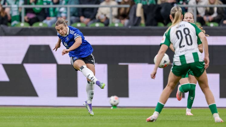 Leila Peneau, Hamburger SV, 15, taking a shot on goal, on the ball, action, game scene, DFB REGULATIONS PROHIBIT ANY USE OF PHOTOGRAPHS AS SEQUENCE IMAGES AND OR VIDEO-LIKE PHOTO SERIES DFB REGULATIONS PROHIBIT ANY USE OF PHOTOGRAPHS AS IMAGE SEQUENCES AND OR QUASI-VIDEO, September 11, 2026, Bremen, Germany, soccer, Google Pixel Women’s Bundesliga, SV Werder Bremen, Hamburger SV xobx