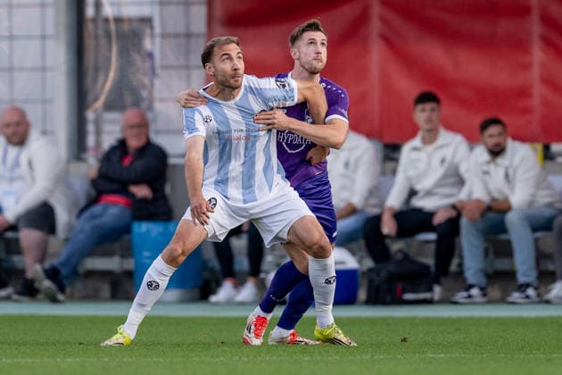 Dennis Ruisinger, TSV 1847 Schwaben Augsburg, 05 vs. Michael Eberwein, TSV 1860 Munich, 13 GER, TSV 1860 Munich vs. TSV Schwaben Augsburg, Soccer, Bavarian Regional League, Matchday 8, 2026–2027 Season, September 11, 2026 DFL and DFB regulations prohibit any use of photographs as image sequences and or quasi-video. Photo: HMB Media, Heike Feiner Copyright: HMBxMedia HeikexFeiner