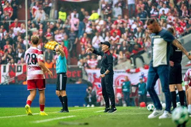 Alexander Ende, Fortuna Düsseldorf coach, gives instructions during Fortuna Düsseldorf vs. MSV Duisburg, soccer, 3. Liga, Matchday 5, 2026–27 season, September 12, 2026, DFL regulations prohibit any use of photographs as image sequences and or quasi-video. Fortuna Düsseldorf vs. MSV Duisburg, soccer, 3. Liga, Matchday 5, 2026–27 season, September 12, 2026, Düsseldorf Copyright: xEibner-Pressefoto LukasxBaldygax EP_LBA