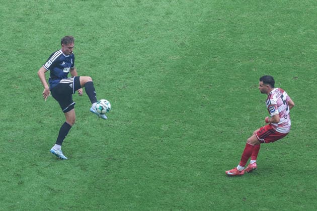 Sports, Soccer, 3rd Division, 2026–2027 Season, Matchday 5: Fortuna Düsseldorf vs. MSV Duisburg, September 12, 2026, MERKUR SPIEL ARENA Aljaz Casar (MSV Duisburg), 8 Yassine Bouchama (Düsseldorf), 5 Düsseldorf MERKUR SPIEL ARENA North Rhine-Westphalia, Germany