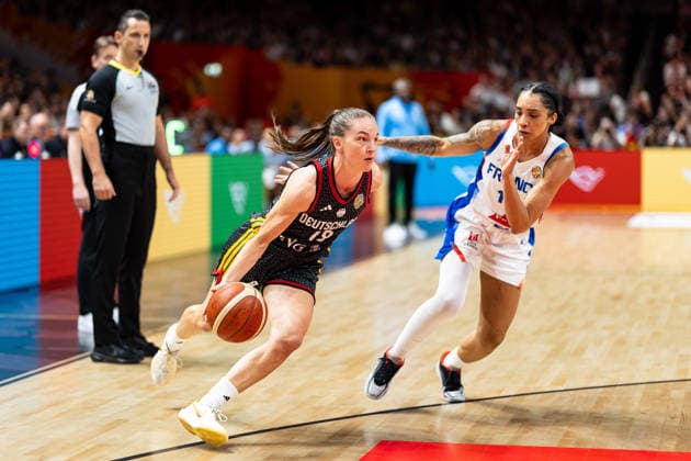 Britta Daub (Germany), 19, dribbling against Gabby Williams (France), 15, GER, France vs. Germany, Basketball, 2026 FIBA Women’s World Cup, Semifinal, September 12, 2026, GER, France vs. Germany, Basketball, FIBA Women’s World Cup 2026, Semifinal, September 12, 2026, Berlin Copyright: xEibner-Pressefoto MaxxVincenx EP_MVN