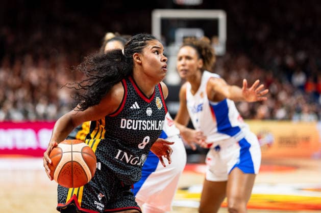 Nyara Sabally, Germany, No. 8 dribbling, GER, France vs. Germany, basketball, 2026 FIBA Women’s World Cup, semifinals, September 12, 2026, GER, France vs. Germany, basketball, 2026 FIBA Women’s World Cup, Semifinal, September 12, 2026, Berlin Copyright: xEibner-Pressefoto MaxxVincenx EP_MVN
