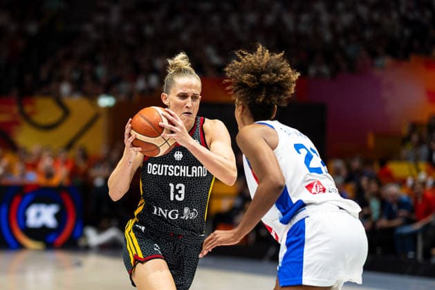 Leonie Fiebich (Germany), No. 13, dribbling against Marieme Badiane (France), No. 22, GER, France vs. Germany, Basketball, 2026 FIBA Women’s World Cup, Semifinals, September 12, 2026, GER, France vs. Germany, Basketball, 2026 FIBA Women’s World Cup, Semifinals, September 12, 2026, Berlin Copyright: xEibner-Pressefoto MaxxVincenx EP_MVN