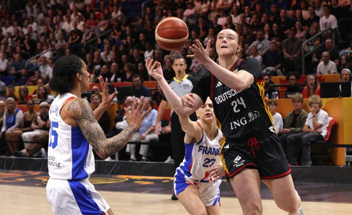 Gabby Williams, Marine Johannes, Lina Sontag on the ball, one-on-one, game action, sports, basketball, FIBA World Cup, Women s World Championship, World Cup semifinals, 2026–2027 season, December 9, 2026, France (FRA) vs. DBB Germany (GER)