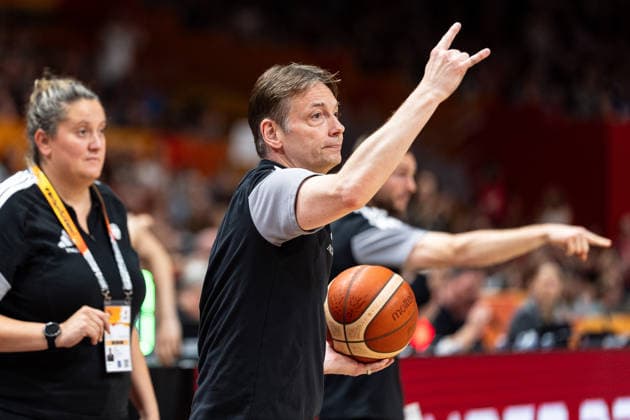 Olaf Lange, Germany, coach giving instructions to players, GER, France vs. Germany, basketball, 2026 FIBA Women’s World Cup, semifinals, September 12, 2026, GER, France vs. Germany, basketball, 2026 FIBA Women’s World Cup, Semifinal, September 12, 2026, Berlin Copyright: xEibner-Pressefoto MaxxVincenx EP_MVN