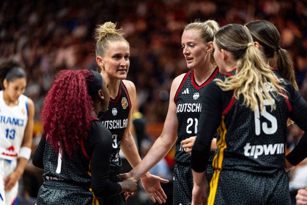 German team during a huddle, Alexis Peterson (Germany), 01, Leonie Fiebich (Germany), 13, Marie Guelich (Germany), 21, Luisa Geiselsoder (Germany), 15, GER, France vs. Germany, Basketball, 2026 FIBA Women’s World Cup, Semifinals, September 12, 2026 GER, France vs. Germany, Basketball, 2026 FIBA Women’s World Cup, Semifinals, September 12, 2026 Berlin Copyright: xEibner-Pressefoto MaxxVincenx EP_MVN