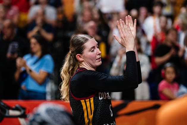FIBA Women’s Basketball World Cup 2026: France vs. Germany, September 12, 2026—Luisa Geiselsoder of Germany, No. 15, high-fives the fans. Basketball, FIBA Women’s Basketball World Cup 2026, Final Phase, Semifinal: France vs. Germany on September 12, 2026, at the Uber Arena, Berlin Copyright: xBEAUTIFULxSPORTS Tonhäuserx