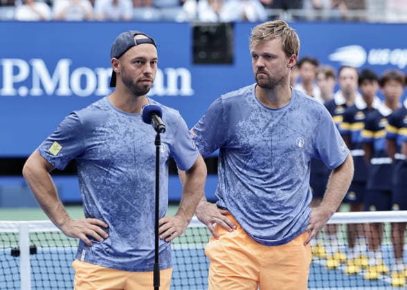 L R Finalists Kevin Krawietz, Tim Puetz, Men s Doubles, Men s Doubles, Award Ceremony, Presentation, U.S. Open Championships, Billie Jean King National Tennis Center, Flushing Meadows, New York, USA Copyright: xJuergenxHasenkopfx