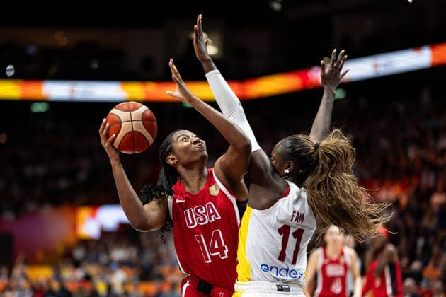 Aliyah Boston (USA), 14, with the ball; Awa Fam (Spain), 11; GER; Spain vs. USA; Basketball; FIBA Women’s World Cup 2026; Semifinal, September 12, 2026, GER, Spain vs. USA, Basketball, FIBA Women’s World Cup 2026, Semifinal, September 12, 2026, Berlin Copyright: xEibner-Pressefoto MaxxVincenx EP_MVN