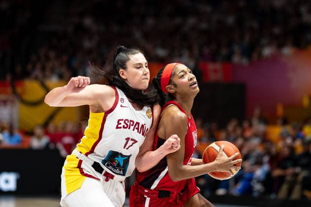 Megan Gustafson (Spain), 17, foul on Angel Reese (USA), 15, GER, Spain vs. USA, Basketball, 2026 FIBA Women s World Cup, Semifinal, September 12, 2026, GER, Spain vs. USA, Basketball, 2026 FIBA Women’s World Cup, Semifinal, September 12, 2026, Berlin Copyright: xEibner-Pressefoto MaxxVincenx EP_MVN