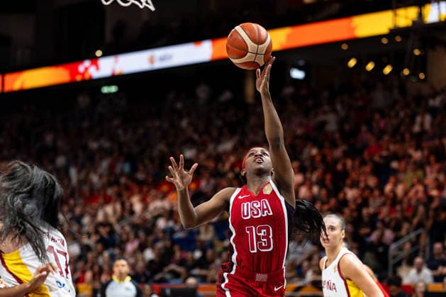 Jackie Young (USA), age 13, making a layup, Germany, Spain vs. USA, Basketball, 2026 FIBA Women s World Cup, Semifinal, September 12, 2026, Germany, Spain vs. USA, Basketball, 2026 FIBA Women s World Cup, Semifinal, September 12, 2026, Berlin Copyright: xEibner-Pressefoto MaxxVincenx EP_MVN