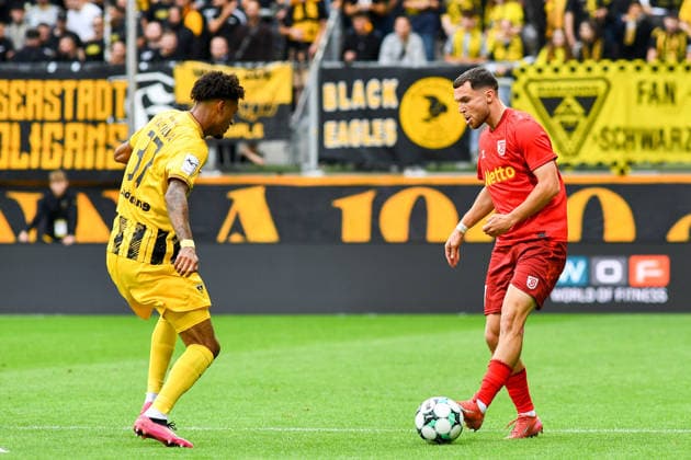 From left: Joel da Silva Kiala (Alemannia Aachen), 37; Oscar Schönfelder (Jahn Regensburg), 7; tackle, duel, action, 12 09 2026, Aachen, Germany; soccer, 3rd Division, TSV Alemannia Aachen vs. Jahn Regensburg, soccer, 3rd Division, TSV Alemannia Aachen vs. Jahn Regensburg, DFB and DFL regulations prohibit any use of photographs as image sequences and or quasi-video xmhx