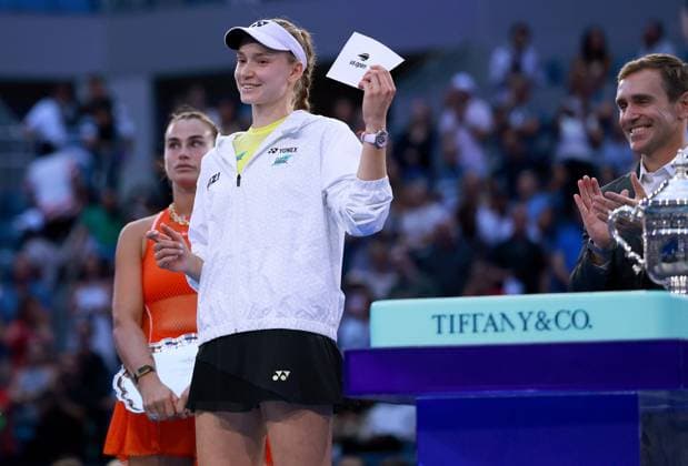 Elena Rybakina of Kazakhstan celebrates with a cheque 2026 US Open, Day Fourteen, USTA Billie Jean King National Tennis Center, New York, USA - 12 Sep 2026New York USTA Billie Jean King National T New York (NY) United States of America EDITORIAL USE ONLY No use with unauthorised audio, video, data, fixture lists, club league logos or live services. Online in-match use limited to 120 images, no video emulation. No use in betting, games or single club league player publications. Copyright: xEllaxLing Shutterstockx 17140165by