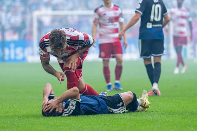 Fabian Schleusener of Fortuna Düsseldorf, 24, bends over Can Coskun of MSV Duisburg, 27, and points at him. Fortuna Düsseldorf vs. MSV Duisburg, Soccer, 3rd Division, Matchday 05, 2026–27 Season, December 9, 2026, DFL REGULATIONS PROHIBIT ANY USE OF PHOTOGRAPHS AS IMAGE SEQUENCES AND OR QUASI-VIDEO, Fortuna Düsseldorf vs. MSV Duisburg, Soccer, 3rd Division, Matchday 5, 2026–27 Season, September 12, 2026, Düsseldorf Copyright: xEibner-Pressefoto LukasxBaldygax EP_LBA