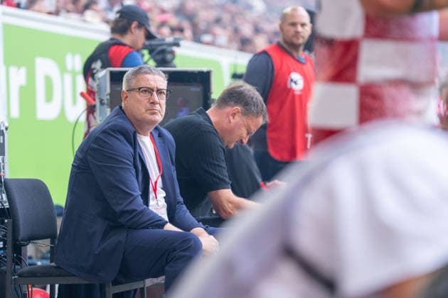 Joachim Llambi Taenzer, the host, watches the match intently: Fortuna Düsseldorf vs. MSV Duisburg, soccer, 3. Liga, Matchday 5, 2026–27 season, September 12, 2026, DFL regulations prohibit any use of photographs as image sequences and or quasi-video. Fortuna Düsseldorf vs. MSV Duisburg, soccer, 3. Liga, Matchday 5, 2026–27 season, September 12, 2026, Düsseldorf Copyright: xEibner-Pressefoto LukasxBaldygax EP_LBA