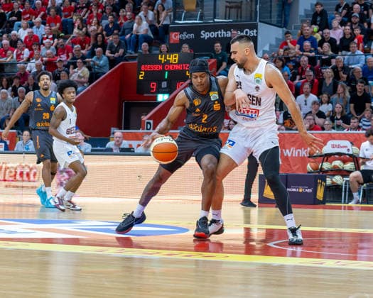 Urald King, NINERS Chemnitz, 20, Nigel Scantlebury, GIESSEN 46ers, 01, Stefan Smith, NINERS Chemnitz, 02, Viktor Kovacevic, GIESSEN 46ers, 25, Giessen 46ers vs. Niners Chemnitz, Basketball, Netto BBL Cup, DBB Cup, Matchday 1, 2026–2027 season, September 12, 2026 Giessen 46ers vs. Niners Chemnitz, Basketball, Netto BBL Cup, DBB Cup, Matchday 1, 2026–2027 season, September 12, 2026, Ostpreussenviertel Copyright: xEibner-Pressefoto JoergxHeinrichx EP_JHR