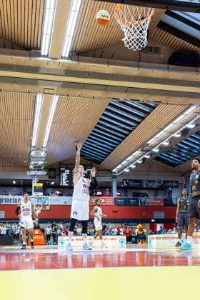 Robin Benzing GIESSEN 46ers, 12, Giessen 46ers vs. Niners Chemnitz, Basketball, Netto BBL Cup, DBB Cup, Matchday 1, 2026–2027 Season, September 12, 2026 Giessen 46ers vs. Niners Chemnitz, Basketball, Netto BBL Cup, DBB Cup, Matchday 1, 2026–2027 season, September 12, 2026 Ostpreussenviertel Copyright: xEibner-Pressefoto JoergxHeinrichx EP_JHR