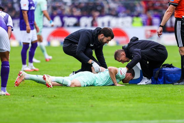 September 13, 2026, xkwix, Soccer, 2nd Division, VfL Osnabrück vs. Hertha BSC, Stadion an der Bremer Brücke, Matchday 5, 2026–2027 Season: Pascal Klemens of Hertha BSC (41) is receiving treatment after an injury. DFB regulations prohibit any use of photographs as image sequences and or quasi-video. Photo: xKamilxWilkowskixPressefotoKochx, Lower Saxony, Germany