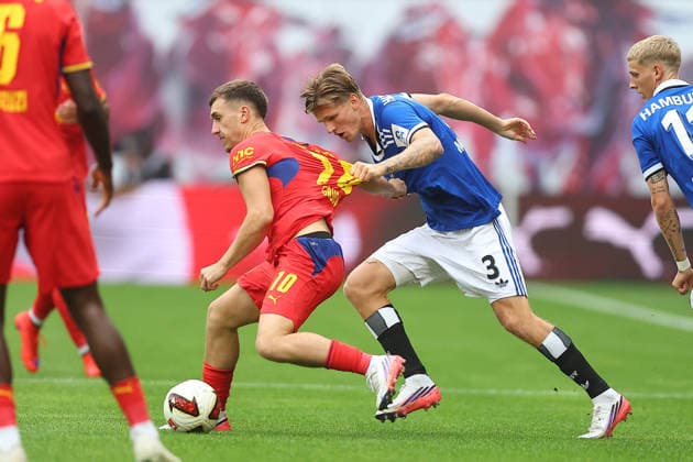 RB Leipzig vs. Hamburger SV, Bundesliga, Leipzig, September 13, 2026, Red Bull Arena, Soccer, Men, 2026–2027 Season, 1. Bundesliga, Matchday 3, RB Leipzig vs. Hamburger SV, Pictured from left: Brajan Gruda (10), RB Leipzig, and David Möller Wolfe (3), HSV,