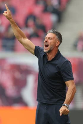 September 13, 2026, xtgx, Soccer, 1st Bundesliga, RB Leipzig vs. Hamburger SV, from left: Martin Demichelis (Leipzig), coach giving instructions, gesturing with his arms, gesticulate, gives instructions. DFL and DFB regulations prohibit any use of photographs as image sequences and or quasi-video. Leipzig