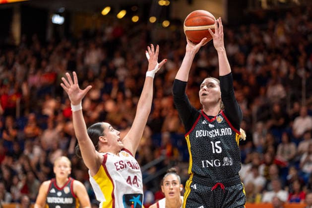 Luisa Geiselsoder of Germany, No. 15, shooting; Iyana Martin of Spain, No. 44; Germany vs. Spain, Basketball, 2026 FIBA Women’s World Cup, 3rd-place game, September 13, 2026, Germany; Spain vs. Germany, Basketball, 2026 FIBA Women’s World Cup, Third-Place Game, September 13, 2026, Berlin Copyright: xEibner-Pressefoto MaxxVincenx EP_MVN