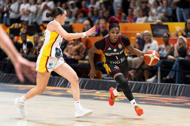 Alexis Peterson (Germany), No. 1, dribbling; Iyana Martin (Spain), No. 44; Germany vs. Spain, Basketball, 2026 FIBA Women’s World Cup, 3rd-place game, September 13, 2026, Germany; Spain vs. Germany, Basketball, 2026 FIBA Women’s World Cup, Third-Place Game, September 13, 2026, Berlin Copyright: xEibner-Pressefoto MaxxVincenx EP_MVN